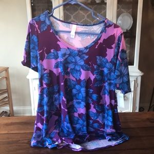 LuLaRoe Perfect Tee, size small. NWT